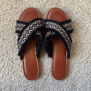Universal Thread Slip On Sandal Size 10